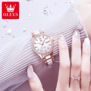 表盘采用简练纹或丝绸纹处置